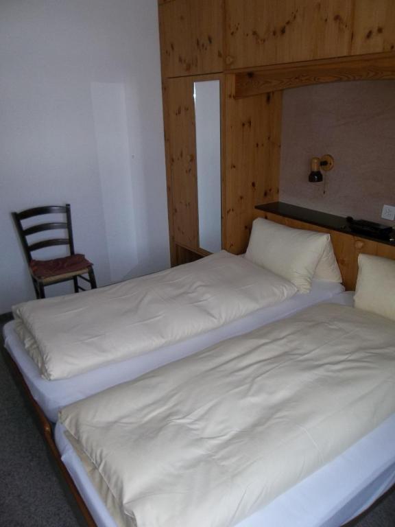 Hotel Old-Jnn Saas im Prattigau Quarto foto