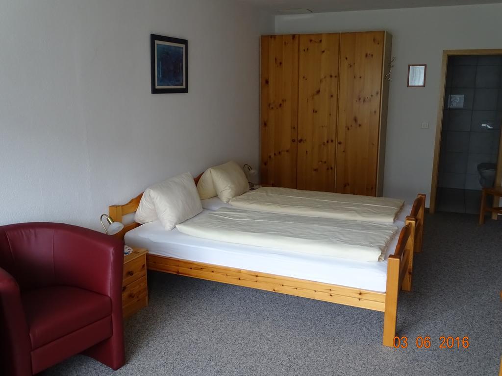 Hotel Old-Jnn Saas im Prattigau Quarto foto